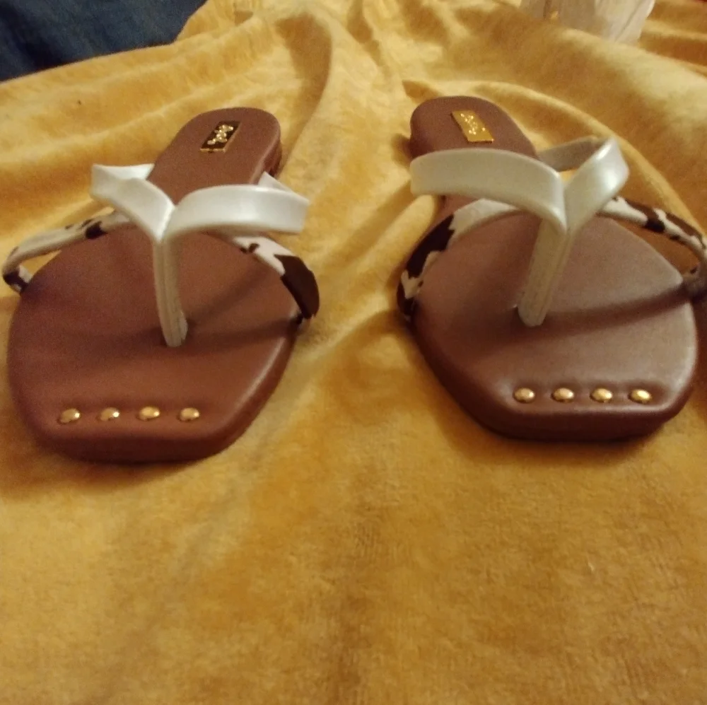 Flip Flops - Picture 2 of 4